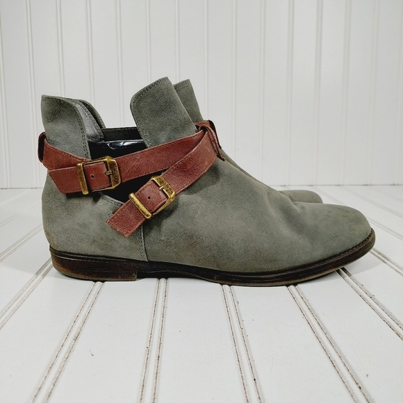 Bella Vita Women's Raine Grey Brown Buckle Straps Slip On Ankle Boots I702 - Picture 5 of 11